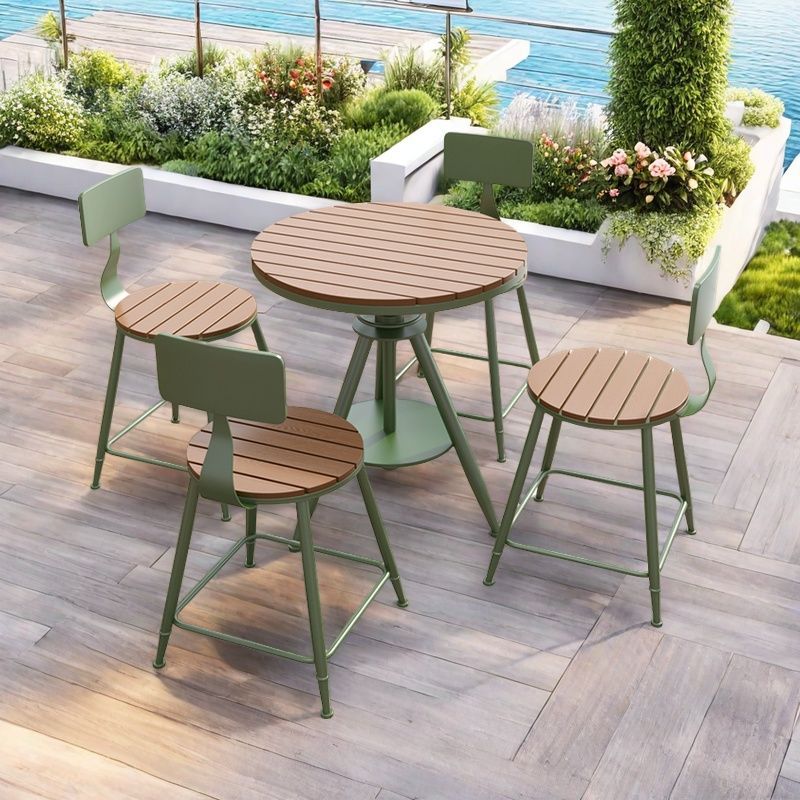 Mesa e cadeiras de ferro forja - Coffee Tea Gardens avaliação e preço
